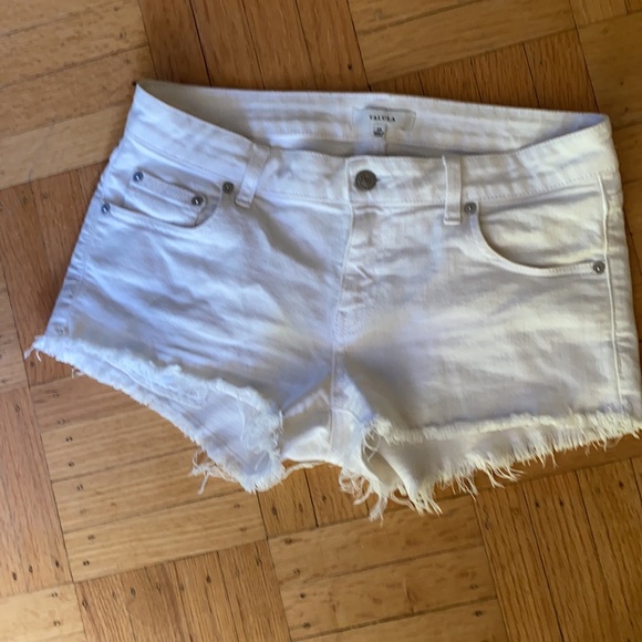 Aritzia 🤍 Talula White Jean Shorts - Picture 5 of 5